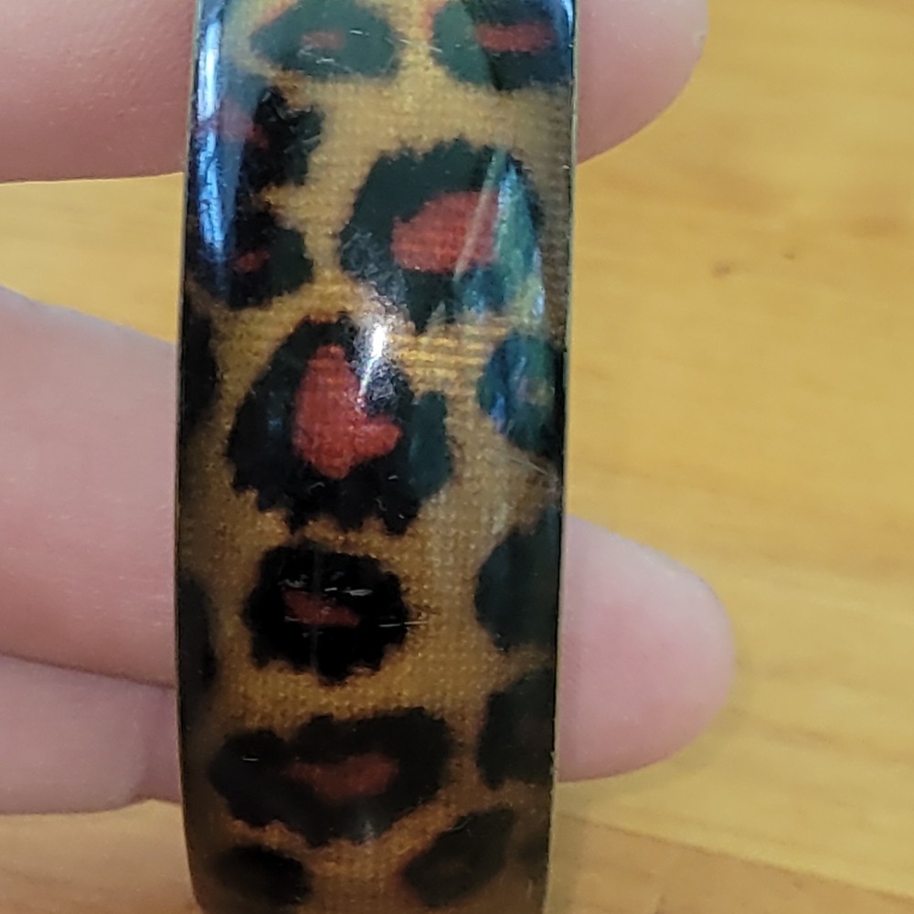 Vintage Style Leopard Print Wide Bangle Bracelet Resin Statement Jewelry - Picture 7 of 8